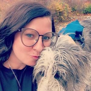 Meet your Posher, Laura